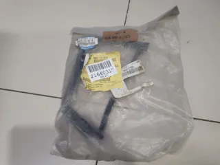 BN8V73651A Уплотнитель форточки левой Mazda 3 BK Арт ZAP243165, вид 1