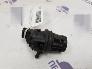 G22C-67-482 Насос (моторчик) омывателя стекла Mazda 3 BK Арт 2-459471, вид 2