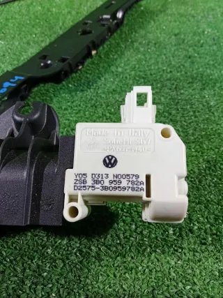 3B0959782A Замок бардачка Audi A6 C6 (S6,RS6) Арт 2-554321, вид 6