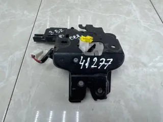 BN8V56820A Замок багажника Mazda 3 BK Арт 2-939601, вид 1