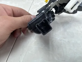 BN8V56820A Замок багажника Mazda 3 BK Арт 2-939601, вид 5