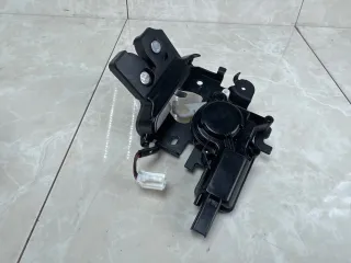 BN8V56820A Замок багажника Mazda 3 BK Арт 2-939601, вид 10