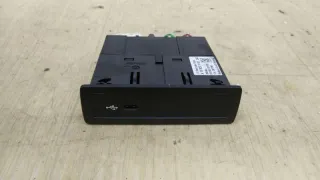 A1678201402 Разъем AUX / USB Mercedes GLE W167 Арт W46437, вид 1