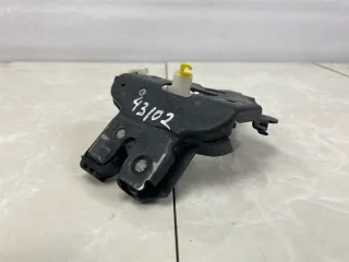 BN8V56820A Замок багажника Mazda 3 BK Арт 2-1068189, вид 2