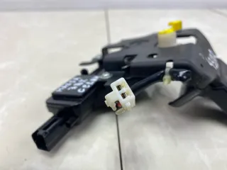 BN8V56820A Замок багажника Mazda 3 BK Арт 2-1068189, вид 9