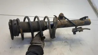 BRY034700 Амортизатор передний правый Mazda 3 BK Арт 20713367, вид 3