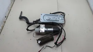 A1648003948 Моторчик (насос) подъема крышки багажника (3-5 двери) Mercedes GL X164 Арт 20653312, вид 2