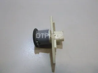 BR5S676S0 Кнопка открывания багажника Mazda 3 BK Арт AM23090951, вид 3