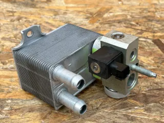 LJ9H10C708AE Теплообменник масляного фильтра Ford Mustang Mach-E Арт 01637323, вид 4