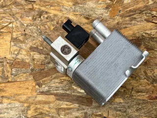 LJ9H10C708AE Теплообменник масляного фильтра Ford Mustang Mach-E Арт 01637323, вид 2