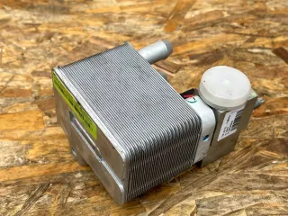 LJ9H10C708AE Теплообменник масляного фильтра Ford Mustang Mach-E Арт 01637323, вид 5