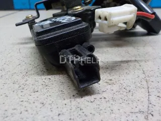 BN8V56820A Замок багажника Mazda 3 BK Арт AM31657898, вид 3