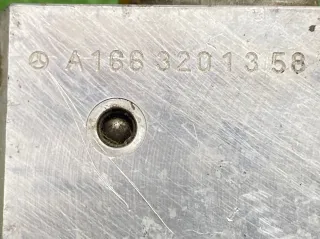 A1663201358 Блок клапанов активного стабилизатора Mercedes GL X166 Арт 2-1090630, вид 5