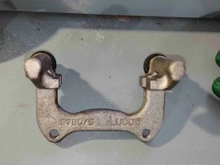  Скоба суппорта   Audi A6 C5 (S6,RS6) Арт A6C5405, вид 2