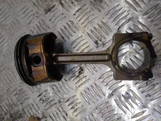  Поршень Mazda 3 BK 2.0л Инжектор Арт 20784123, вид 1