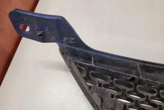 BN8V50711 Решетка радиатора Mazda 121 3 Арт e13952244, вид 4