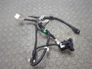 8216542120 Клеммник Toyota Rav 4 5 Арт 20854550, вид 1