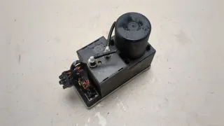 8L0862257E Компрессор центрального замка Audi A4 B5 Арт 20970377, вид 1