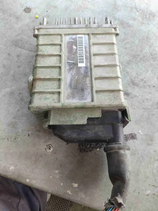 893907383b Блок управления двигателем (ЭБУ))   Volkswagen Golf 2 1.6л Арт G2852, вид 2
